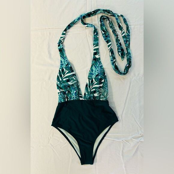 One Piece Deep V-neck Crisscross self tie Swimsuit - Picture 6 of 11